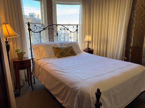 Nob Hill Inn - image 12