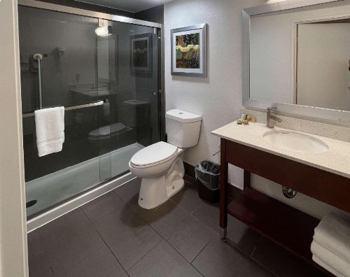 Van Ness Inn - image 16