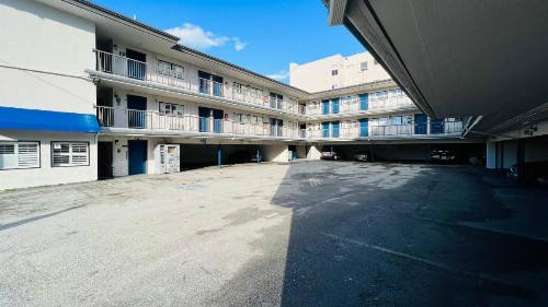 Van Ness Inn - image 18