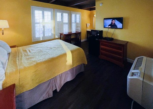 Van Ness Inn - image 36
