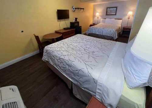 Van Ness Inn - image 4
