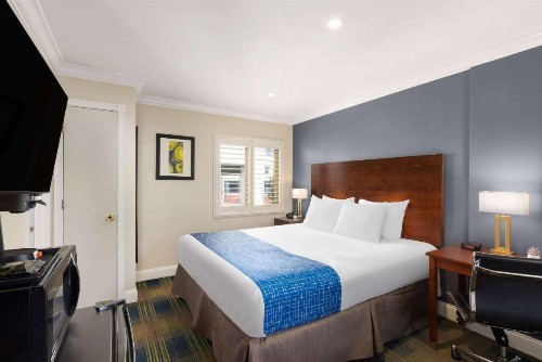 Travelodge by Wyndham by Fisherman's Wharf - image 11