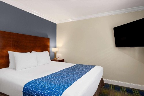 Travelodge by Wyndham by Fisherman's Wharf - image 13