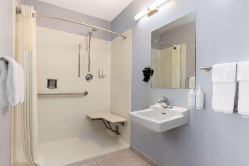 Travelodge by Wyndham by Fisherman's Wharf - image 15