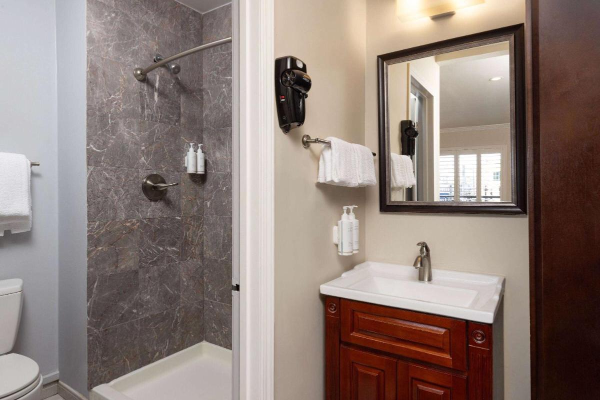 Travelodge by Wyndham by Fisherman's Wharf - image 3