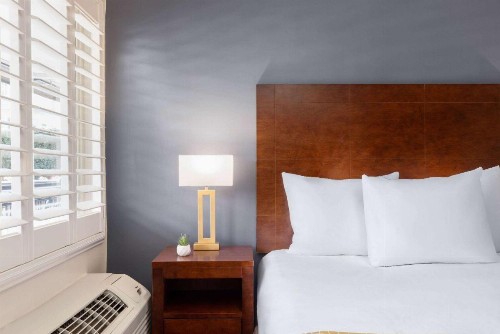 Travelodge by Wyndham by Fisherman's Wharf - image 8