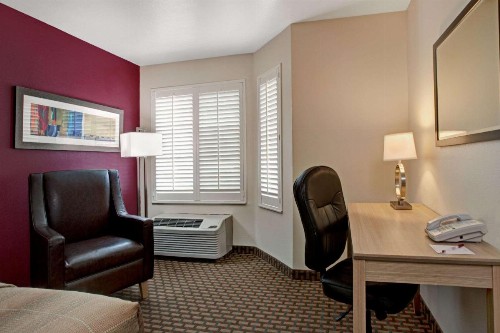 Ramada Limited and Suites San Francisco Airport - image 9