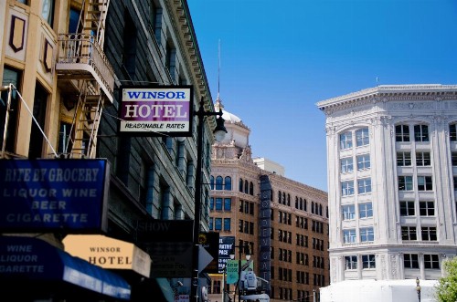 Winsor Hotel - image 2