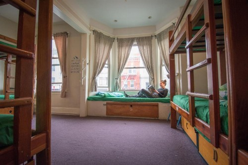 Green Tortoise Hostel - image 13