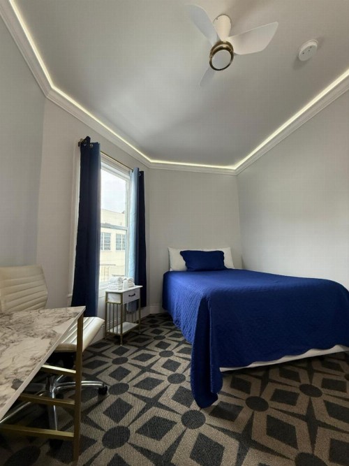 Twin Peaks Hotel - image 10