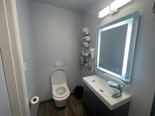 Twin Peaks Hotel - image 15