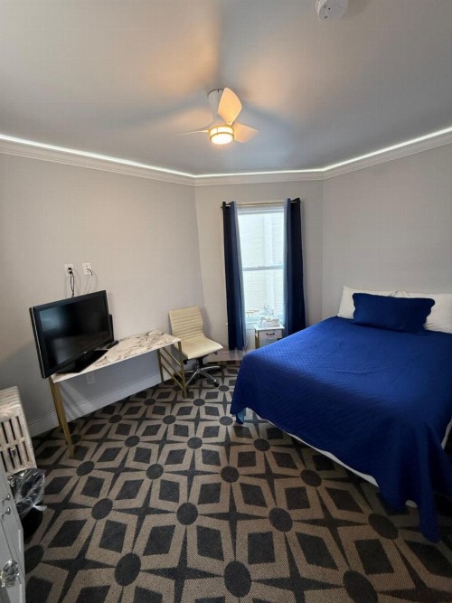 Twin Peaks Hotel - image 8