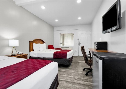Rodeway Inn & Suites Ocean Beach - image 15