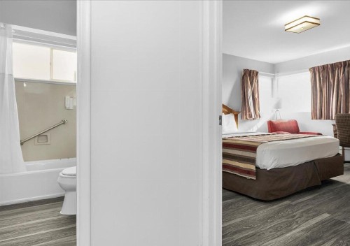 Rodeway Inn & Suites Ocean Beach - image 31