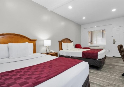 Rodeway Inn & Suites Ocean Beach - image 33