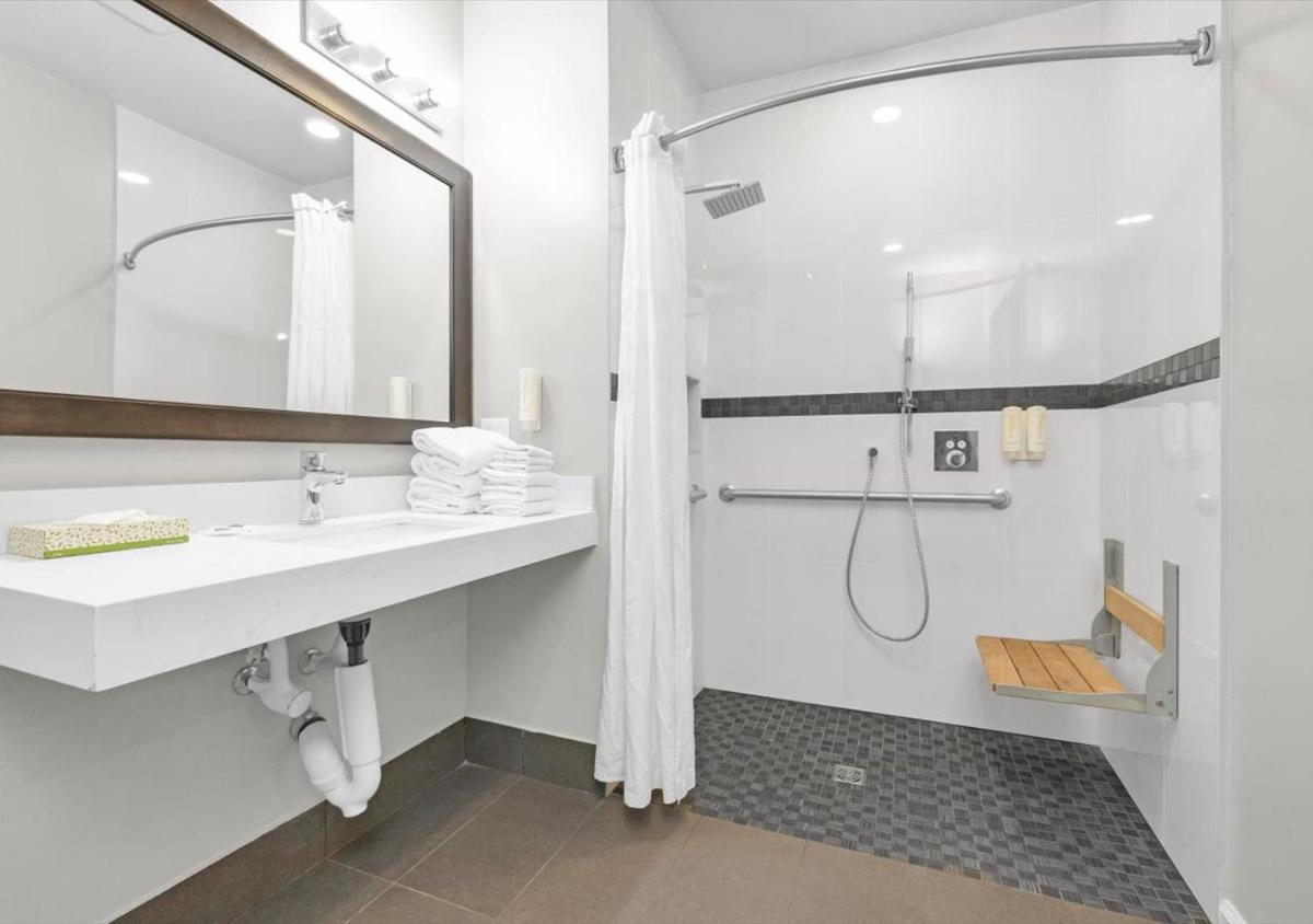 Rodeway Inn & Suites Ocean Beach - image 7