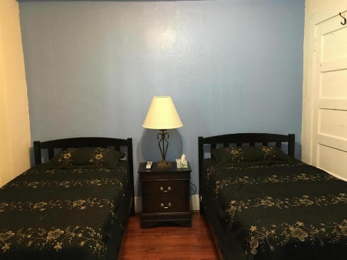 Desmond Hotel - image 12