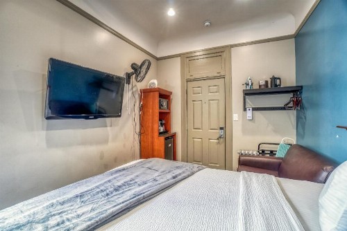 Ram's Hotel - image 39