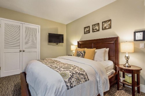 Parker Guest House - image 33