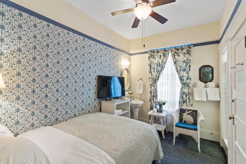 Golden Gate Hotel - image 14