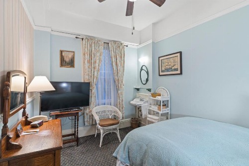 Golden Gate Hotel - image 19
