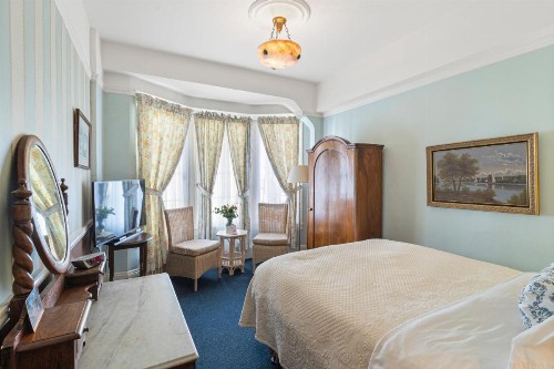 Golden Gate Hotel - image 20
