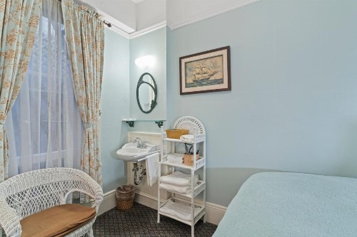 Golden Gate Hotel - image 25