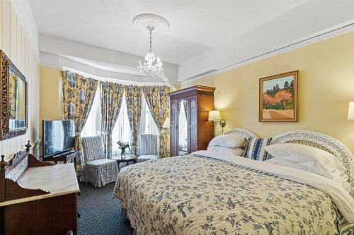 Golden Gate Hotel - image 3