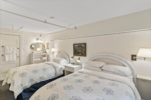 Golden Gate Hotel - image 34
