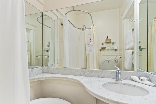 Golden Gate Hotel - image 6