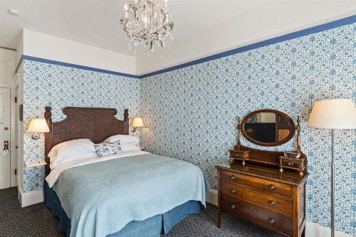 Golden Gate Hotel - image 7