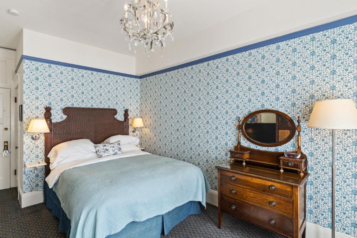 Golden Gate Hotel - image 7