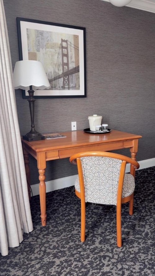 Cow Hollow Inn and Suites - image 24