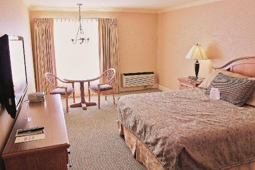 Columbus Inn - image 13