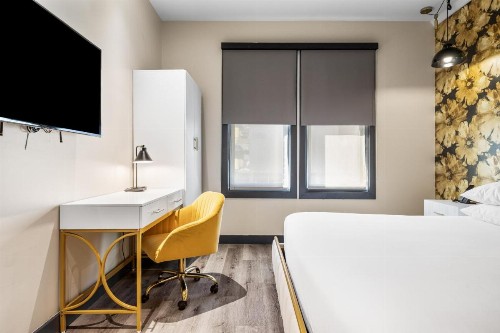 Hotel Epik - image 2