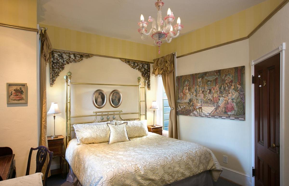 Noe's Nest Bed and Breakfast - image 2