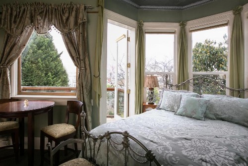 Noe's Nest Bed and Breakfast - image 6