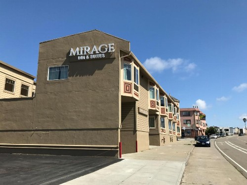 Mirage Inn & Suites - image 33