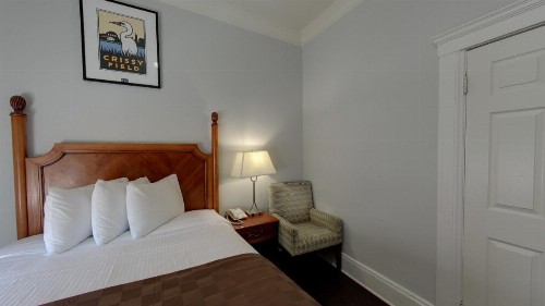 Warfield Hotel - image 27