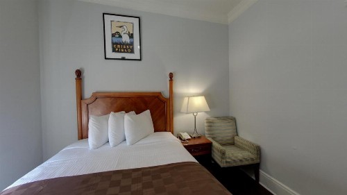 Warfield Hotel - image 34