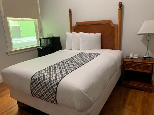 Warfield Hotel - image 38