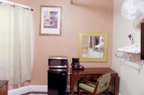 Oak Hotel - image 7