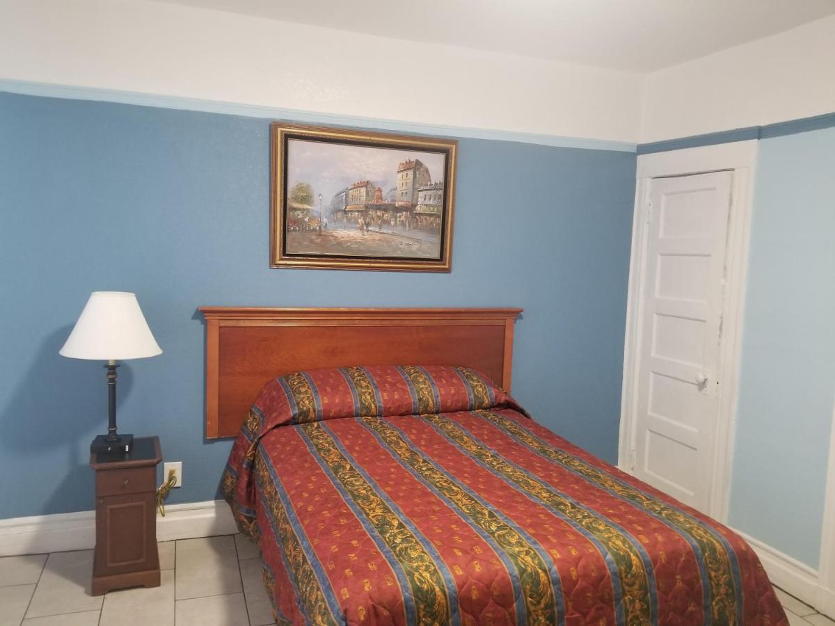 Page Hotel - image 2