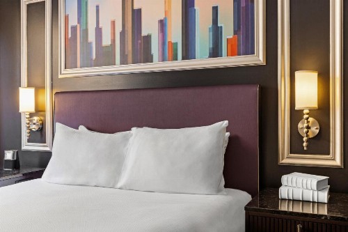 Deluxe Union Square Suites - image 26