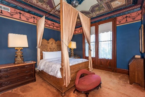 Chateau Tivoli Bed and Breakfast - image 14