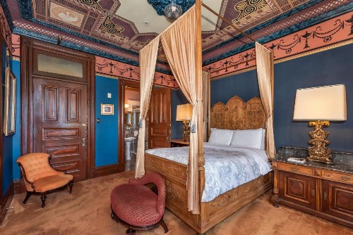 Chateau Tivoli Bed and Breakfast - image 17