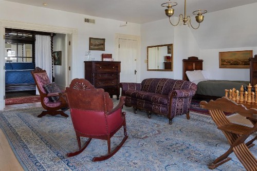 Chateau Tivoli Bed and Breakfast - image 33