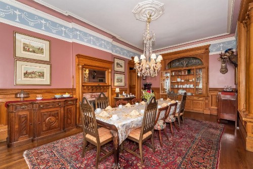 Chateau Tivoli Bed and Breakfast - image 34
