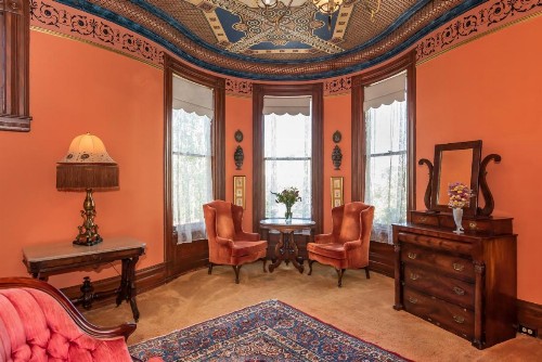 Chateau Tivoli Bed and Breakfast - image 37