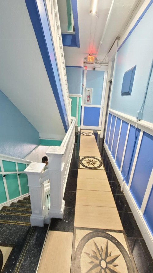 Western Hotel - image 10